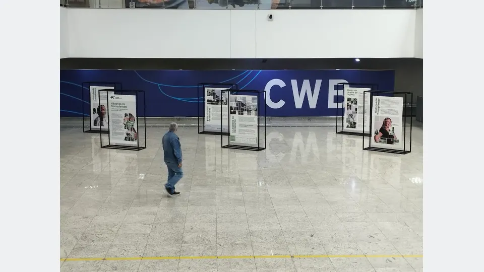 Exposição sobre transplantes do Hospital Angelina Caron no Aeroporto Afonso Pena.