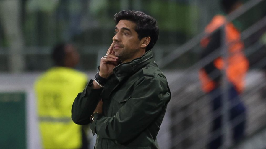 Abel Ferreira aponta Flamengo e Cruzeiro como rivais diretos do Palmeiras