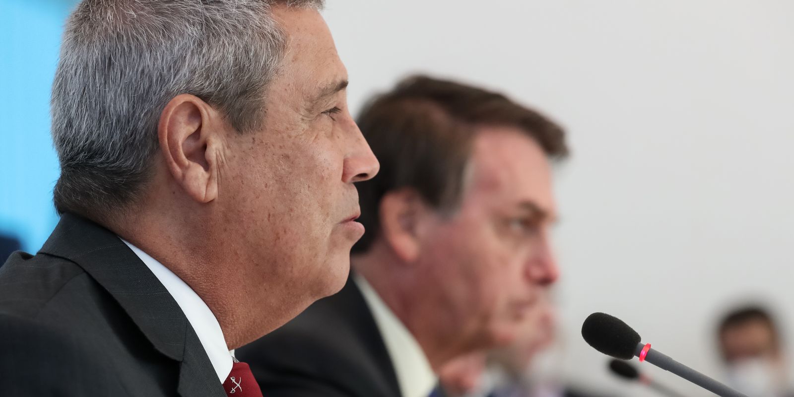 Moraes mantém prisão de Braga Netto