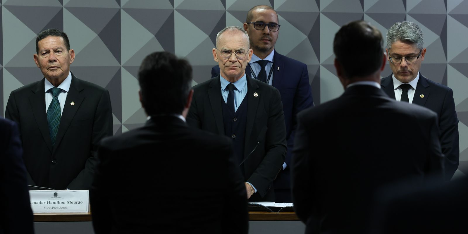 CPI do Crime Organizado chama dois ministros e 11 governadores