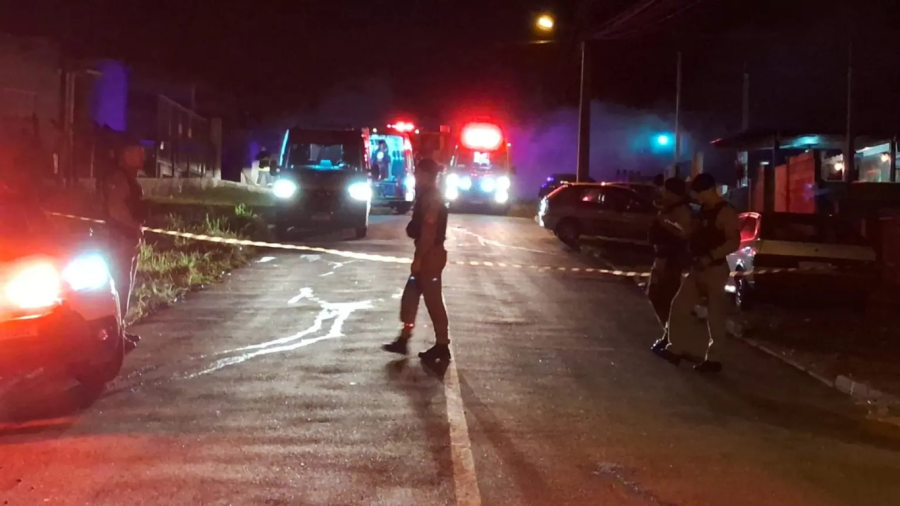 Explosão em fábrica de gás na Grande Curitiba deixa um morto e um ferido grave; funcionário escapa da tragédia por segundos