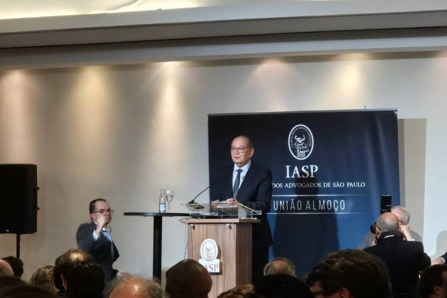 Gilmar Mendes Nega que Caso Collor Sirva de Precedente para Bolsonaro no STF