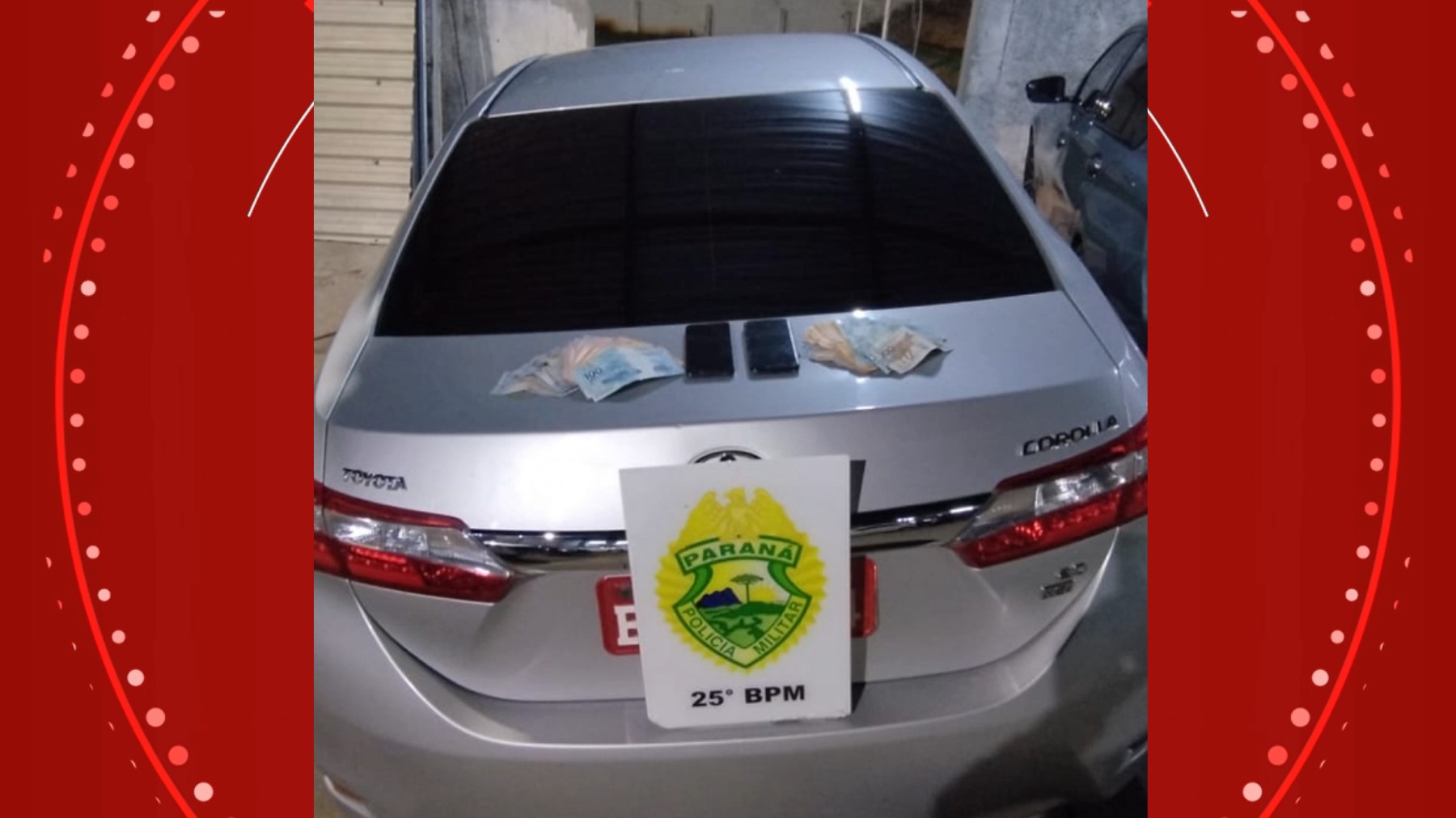 Taxista pula de carro em movimento para escapar de assalto na PR-323