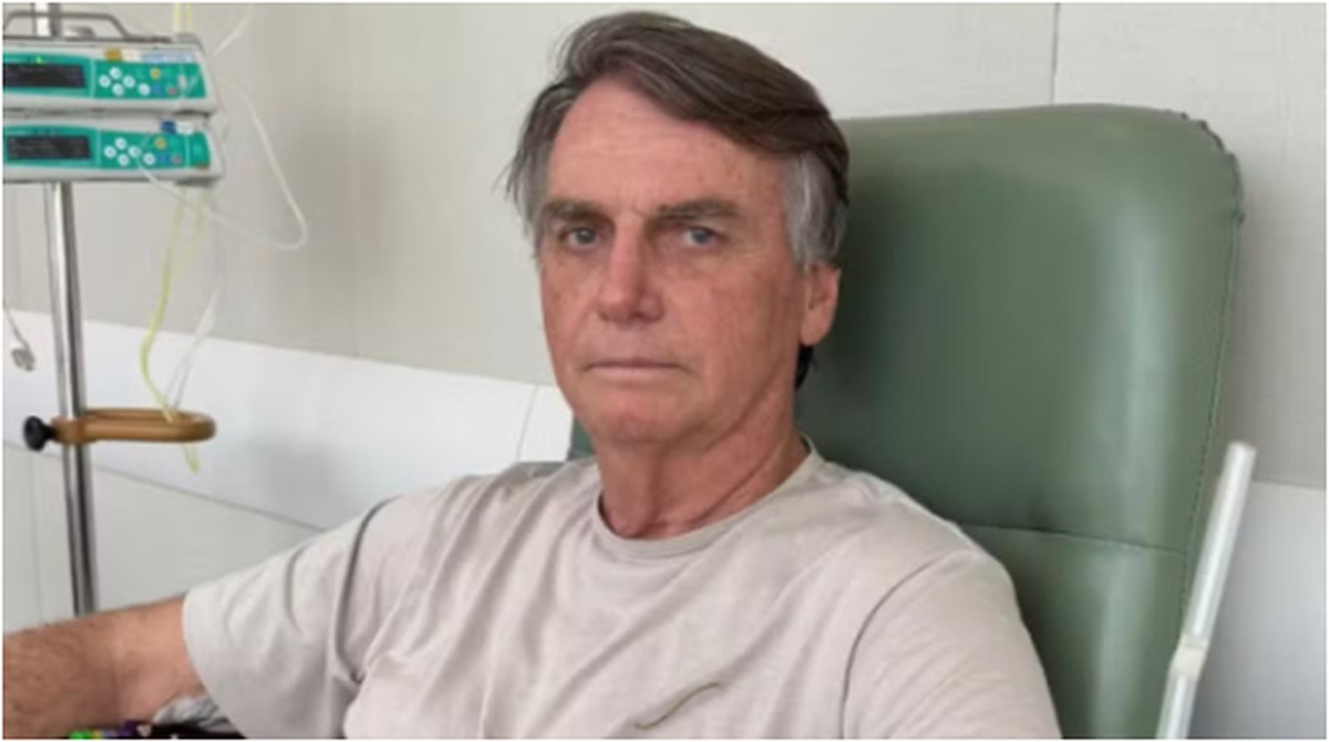 Após três semanas internado, Bolsonaro deixa hospital neste domingo