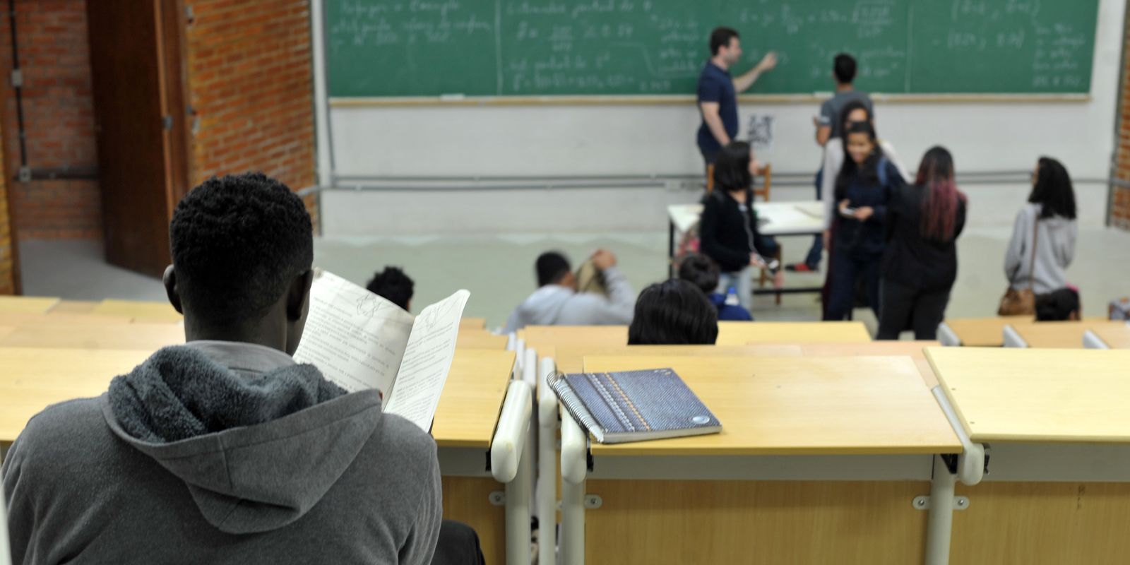 Campanha garante bolsas para estudantes negros com doações triplicadas
