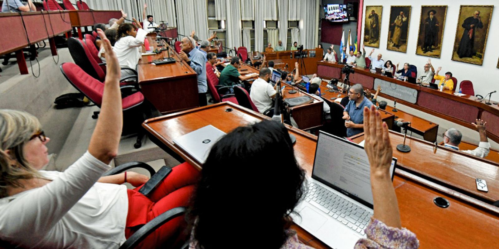 UERJ revoga título honoris causa de ex-presidente Médici