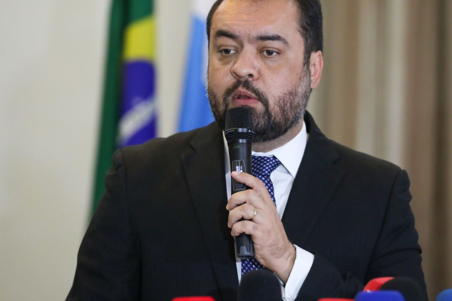 Governador Cláudio Castro busca parceria com a DEA para combater o tráfico no RJ