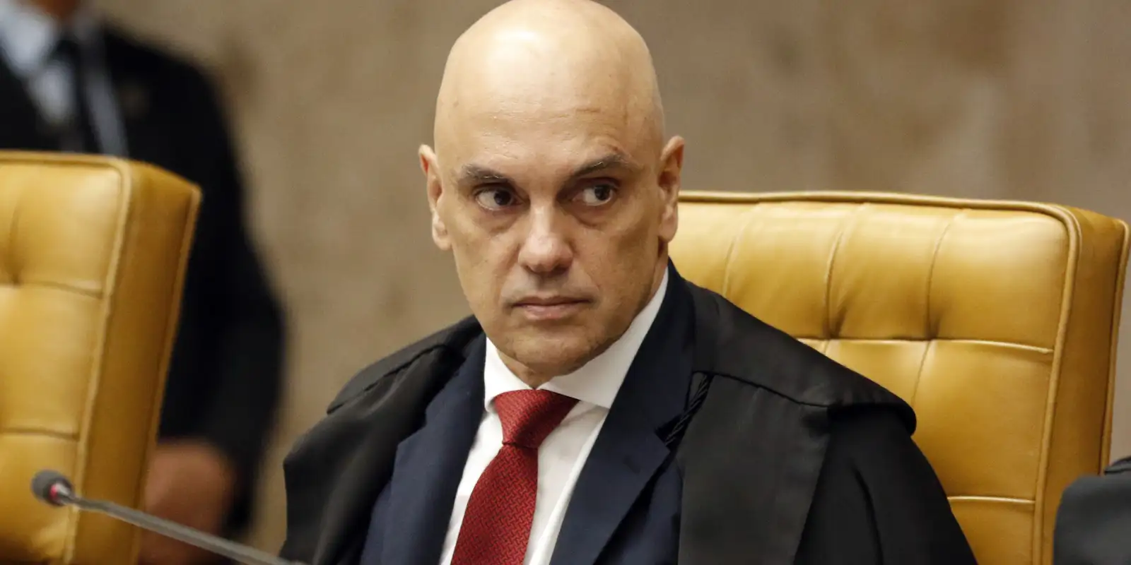 Moraes vota por suspender parcialmente ação do golpe contra Ramagem**