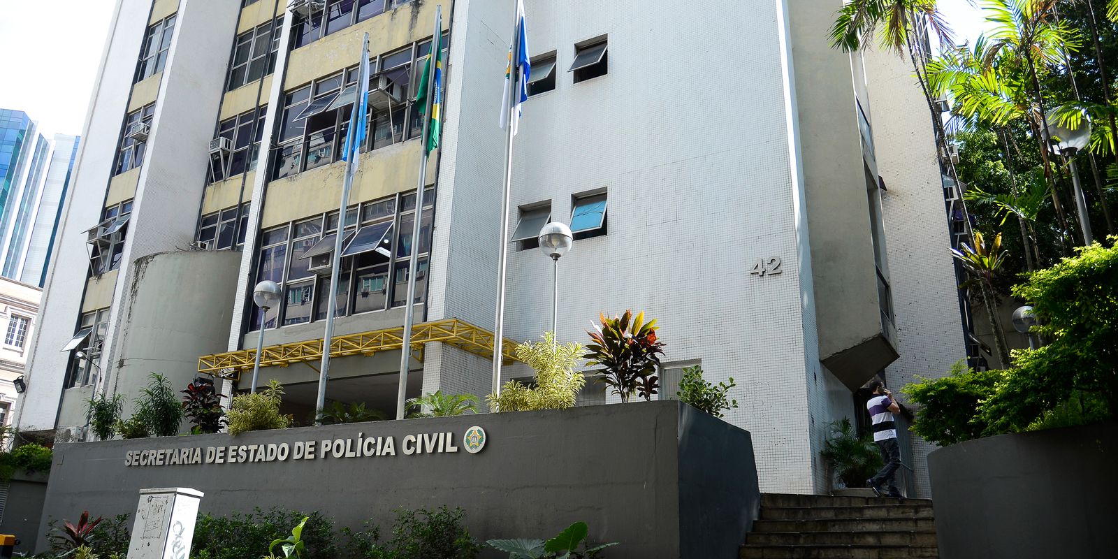 Megaoperação mira facção Comando Vermelho em quatro estados