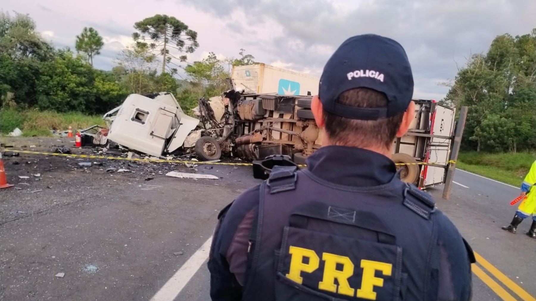 Acidente na BR-277 mata caminhoneiro e deixa outro em estado grave