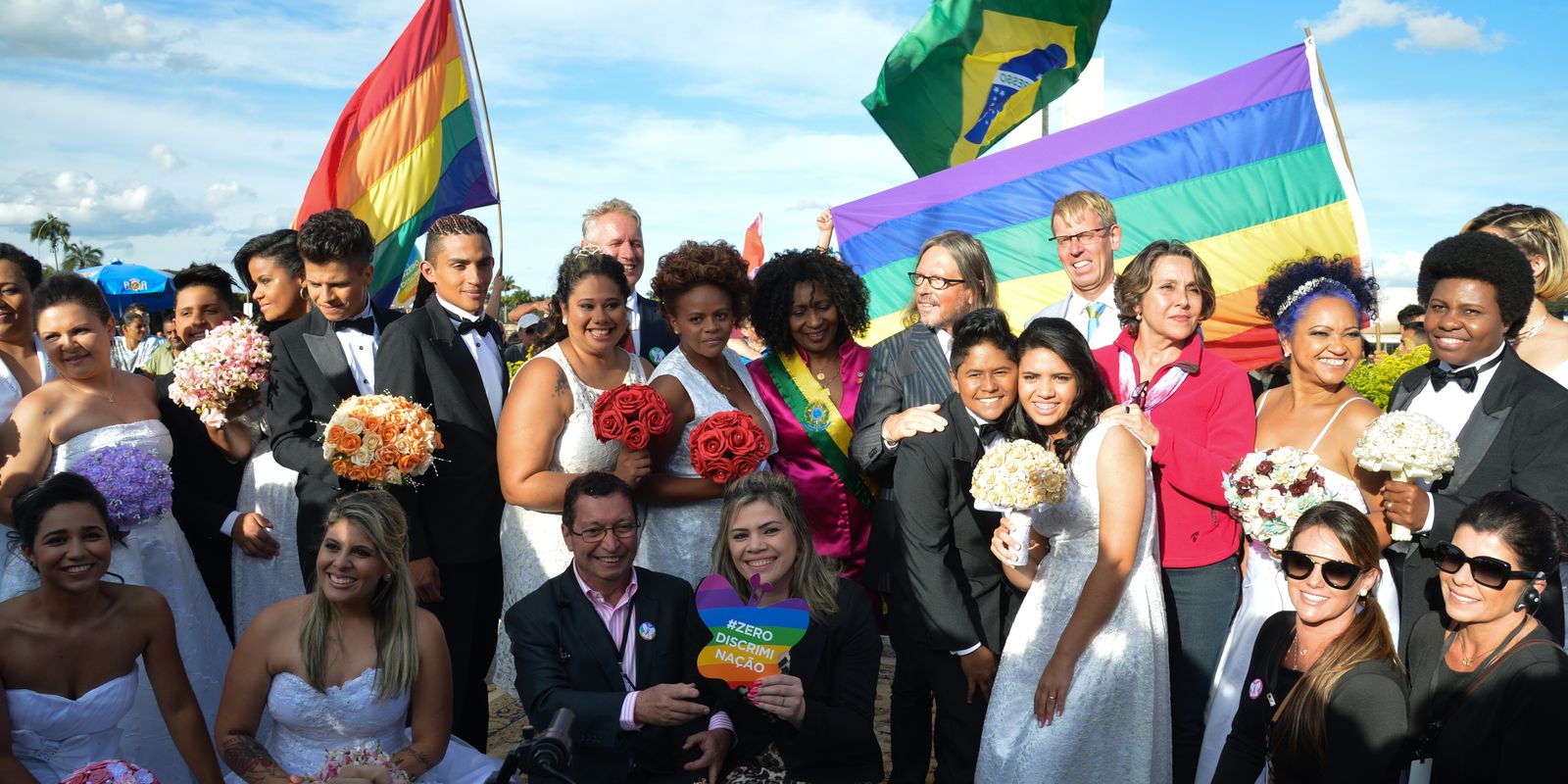 Número de casamentos cai e divórcios aumentam no Brasil, segundo IBGE