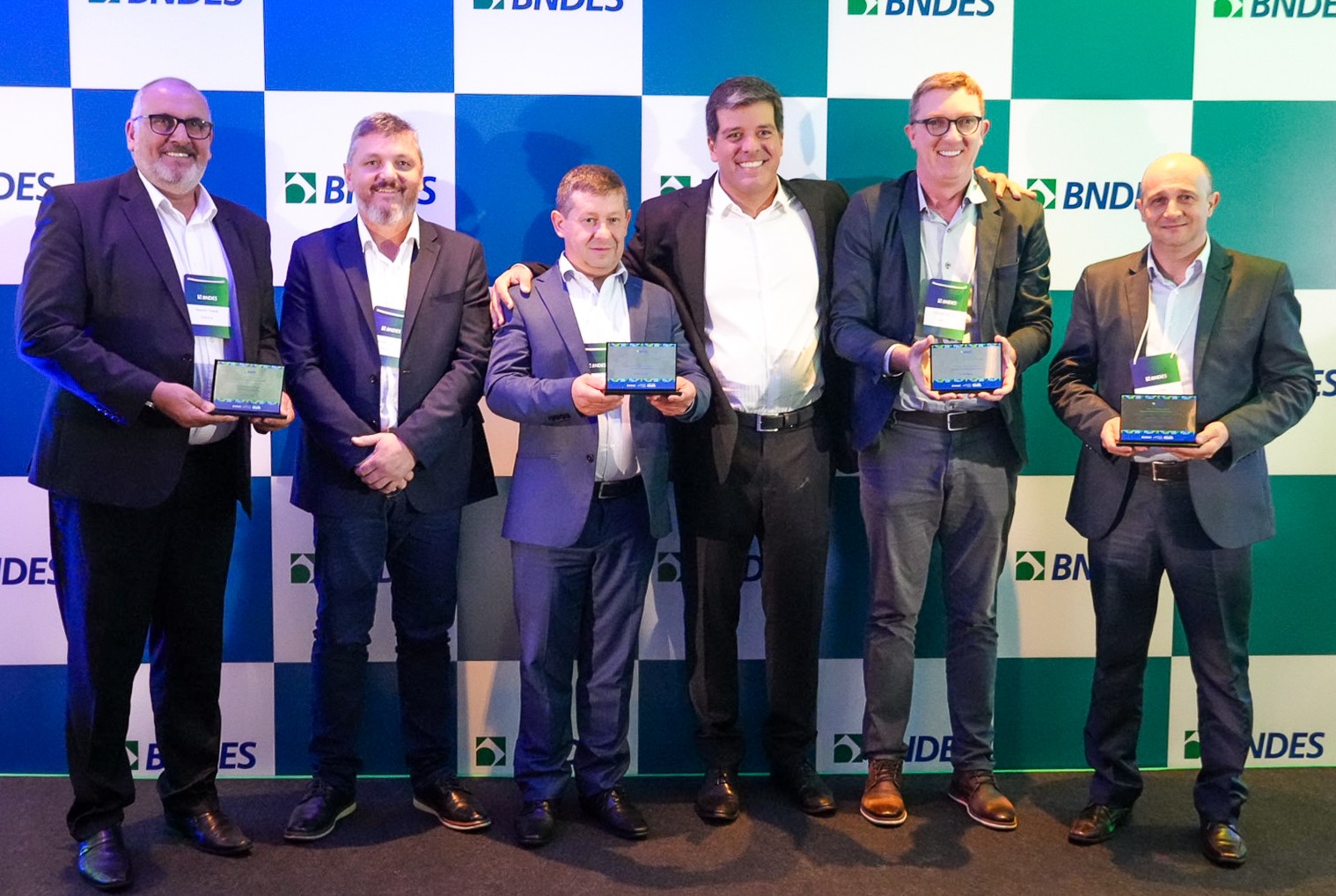 Cresol é premiada pelo BNDES por incentivar pequenos negócios e mulheres