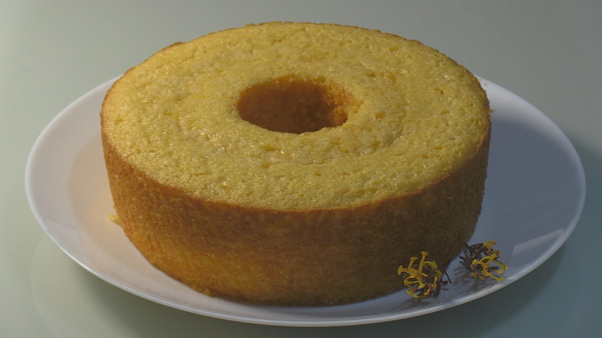 Bolo de flocão de milho sem glúten e sem lactose conquista espaço na mesa dos paranaenses