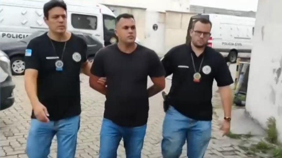 Policial penal atira em pé de entregador após recusa de subir com pedido