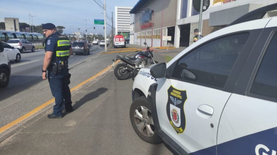 Grávida é atropelada por moto na Linha Verde em Curitiba e fica em estado grave