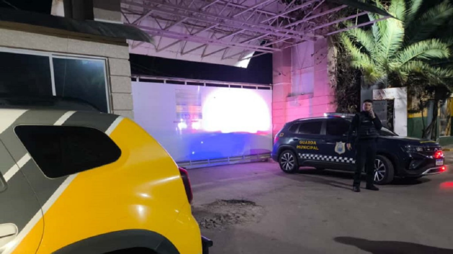 Baleado por dívida de drogas, homem invade condomínio em São José dos Pinhais