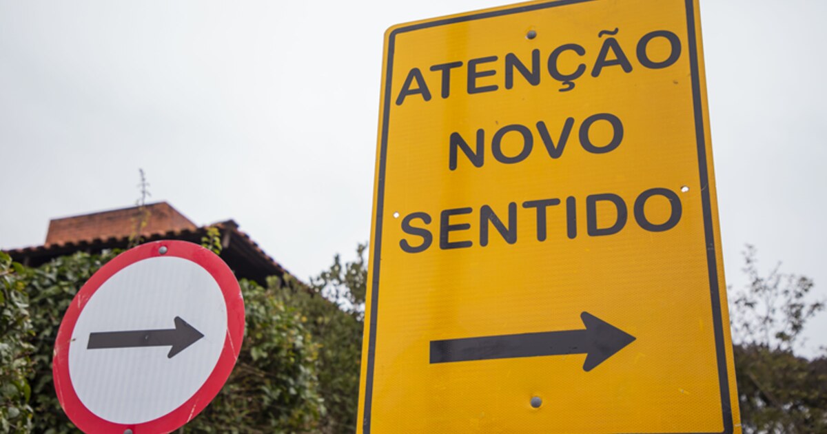 Motociclista fica ferido após colisão com carro na CIC