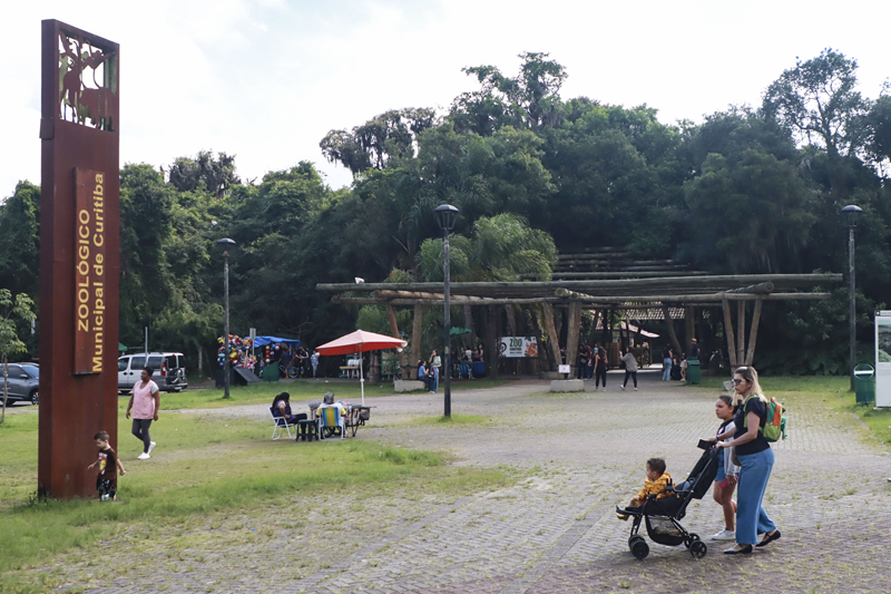 Zoológico de Curitiba abre no feriadão e fecha novamente para obras no dia 9